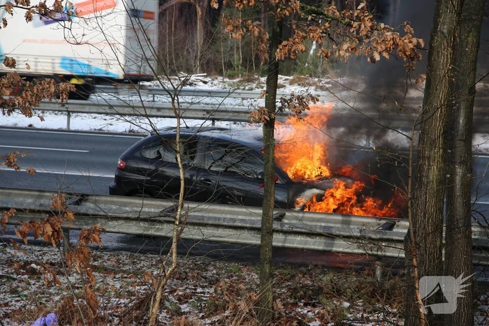 Flinke file door brand op snelweg