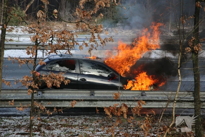 Flinke file door brand op snelweg