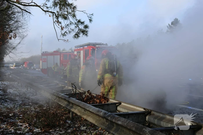 Flinke file door brand op snelweg