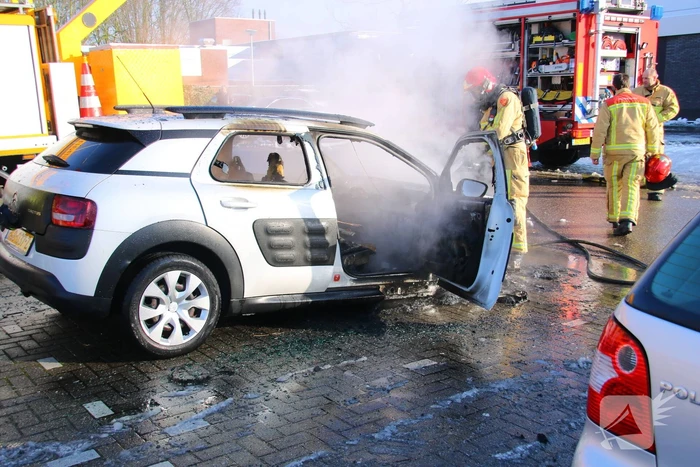 Auto uitgebrand op parkeerplaats Lidl