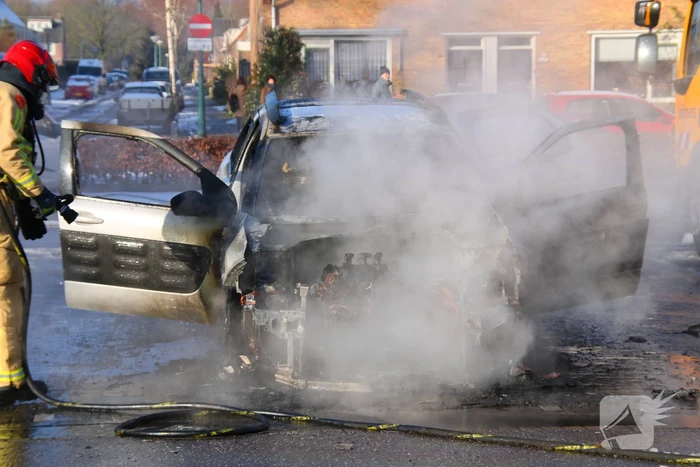 Auto uitgebrand op parkeerplaats Lidl