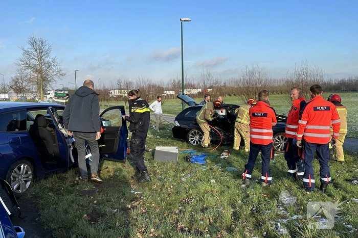 Drie personenwagens betrokken bij zware aanrijding