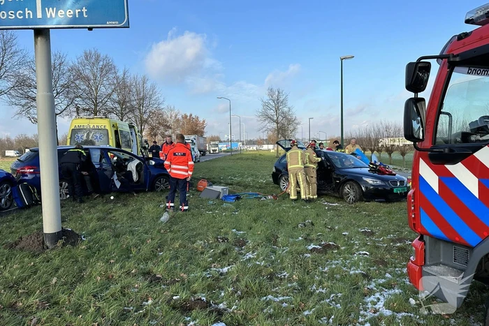Drie personenwagens betrokken bij zware aanrijding