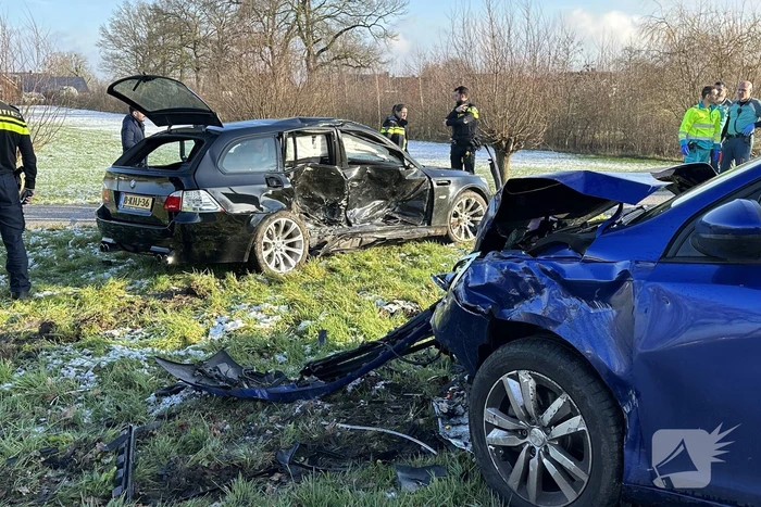 Drie personenwagens betrokken bij zware aanrijding