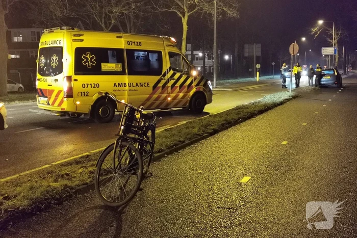 Fietser geschept bij oversteekplaats