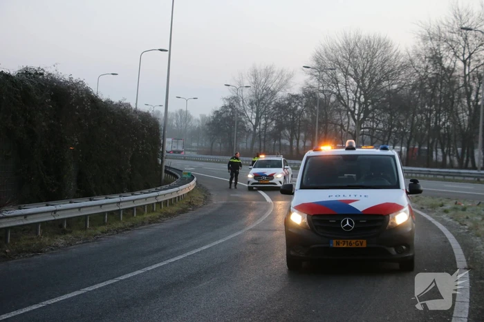 Twee voertuigen beschadigd na eenzijdige ongevallen door gladheid