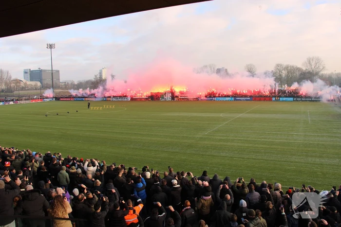 Honderden supporters bij training klassieker