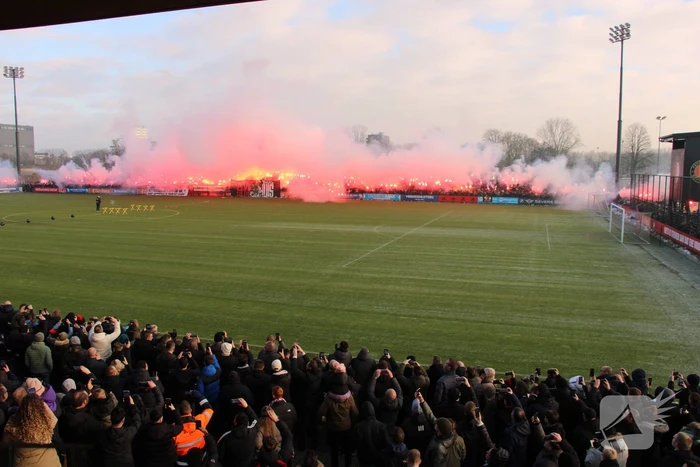Honderden supporters bij training klassieker