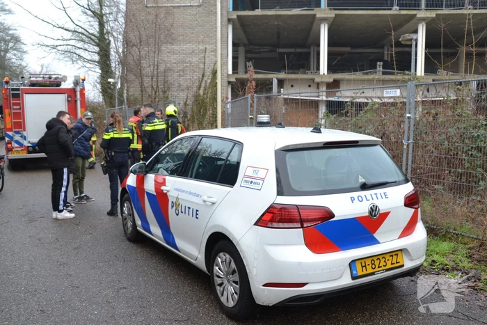 Kleine brand bij slooppand