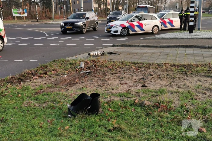 Automobilist ramt verkeerslicht