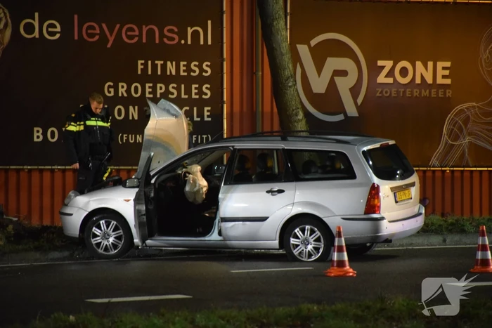 Eenzijdig ongeval tegen boom