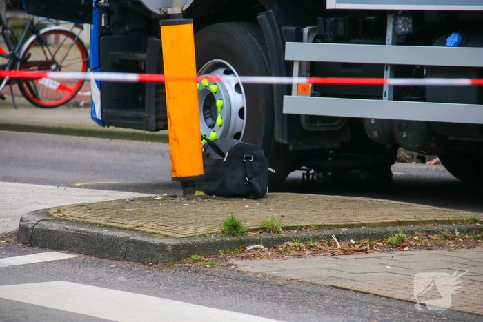 Persoon ernstig gewond bij ongeval met vrachtwagen