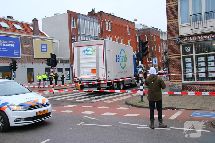 Persoon ernstig gewond bij ongeval met vrachtwagen