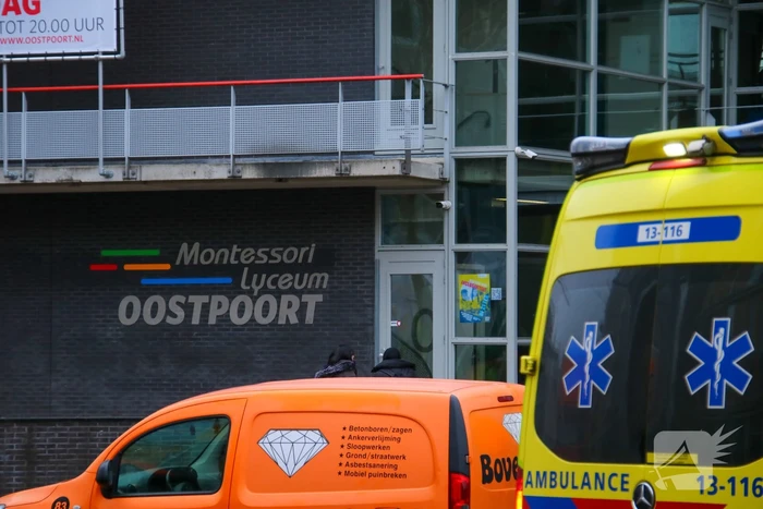 Steekpartij in Montessori Lyceum Oostpoort