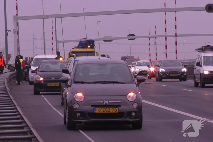 Flinke schade bij botsing op snelweg