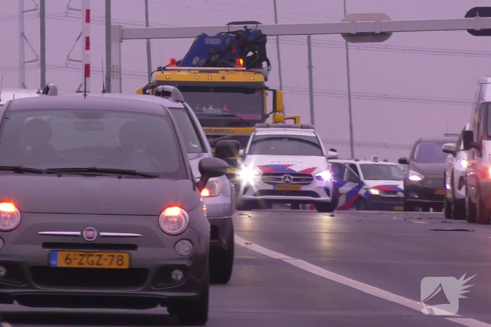Flinke schade bij botsing op snelweg
