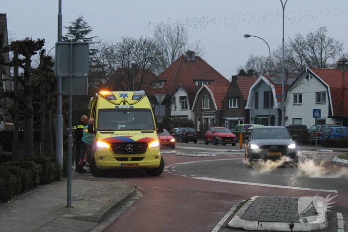 Fietser gewond bij aanrijding bij rotonde