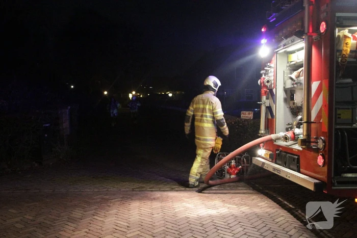 Brand in woning met rietendak