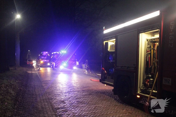 Brand in woning met rietendak
