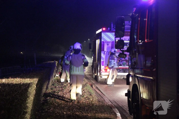 Brand in woning met rietendak