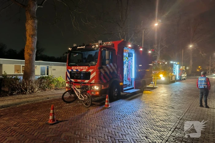 Grote inzet brandweer wegens zinkende woonboot