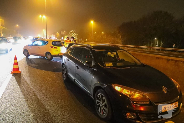 Drie auto's op elkaar gebotst
