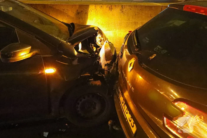 Drie auto's op elkaar gebotst