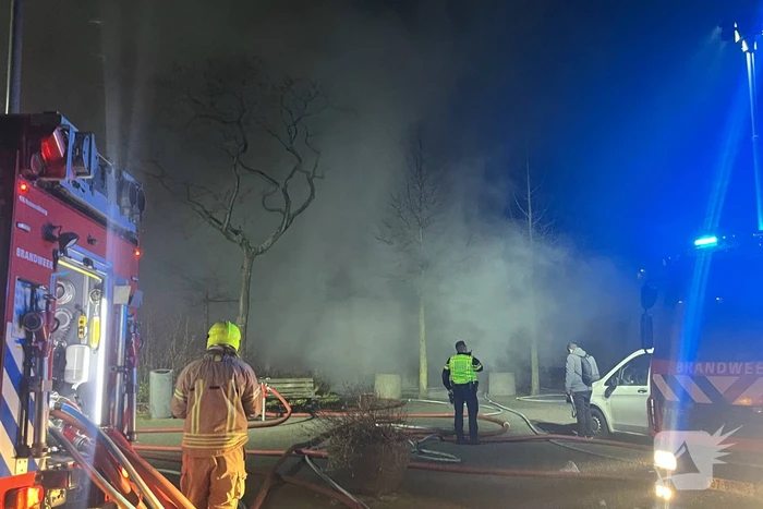 Enorme rookontwikkeling bij uitslaande brand