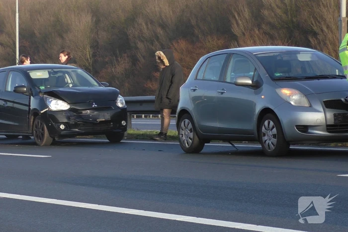 Rijstrook afgesloten na kop-staart botsing