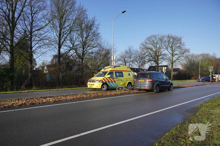 Voorruit aan diggelen bij botsing met fietser