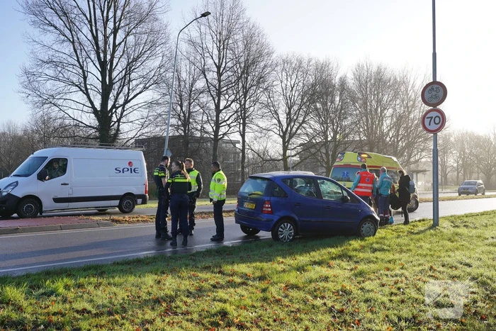 Voorruit aan diggelen bij botsing met fietser