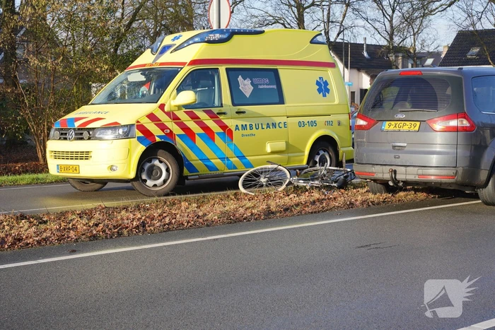 Voorruit aan diggelen bij botsing met fietser