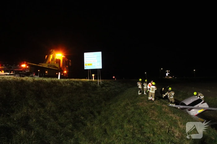 Automobilist belandt met auto in een sloot