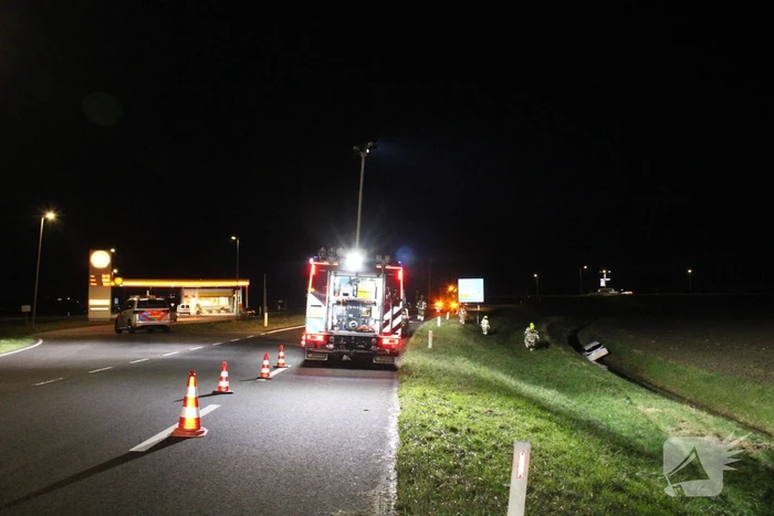 Automobilist belandt met auto in een sloot