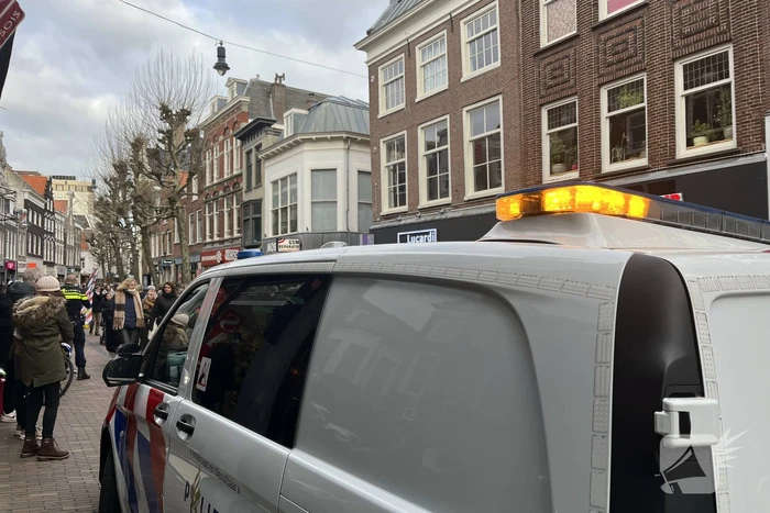 Politie zoekt verdachte na overval op juwelier