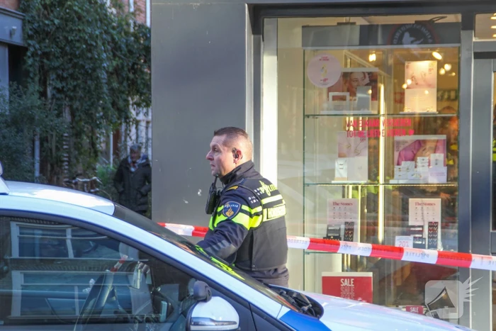 Politie zoekt verdachte na overval op juwelier