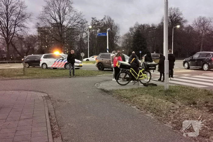 Automobilist rijdt door na botsing met fietser