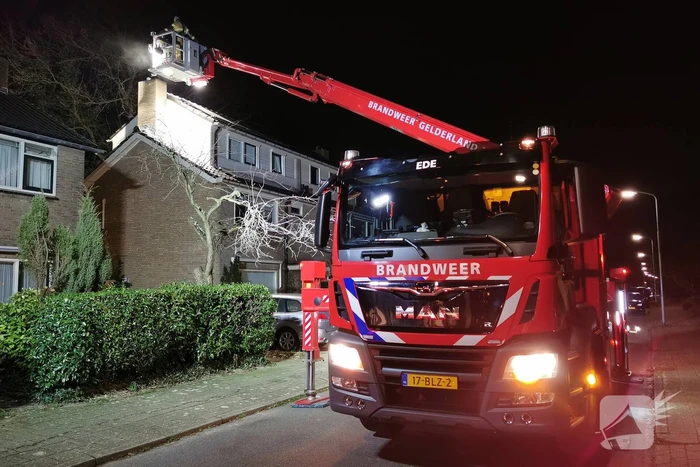 Schoorsteen geveegd na brand