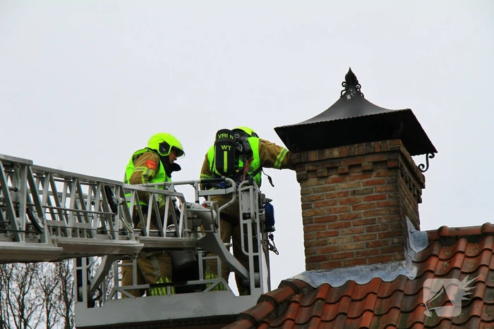 Schoorsteenbrand snel onder controle