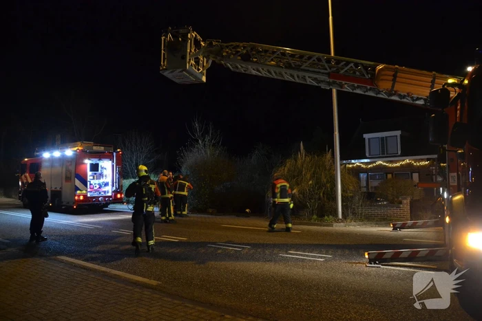 Weg afgesloten vanwege schoorsteenbrand
