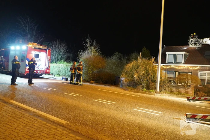 Weg afgesloten vanwege schoorsteenbrand
