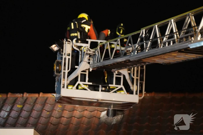 Weg afgesloten vanwege schoorsteenbrand