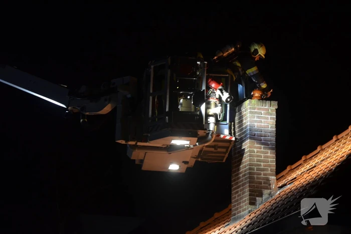 Schoorsteenbrand snel onder controle