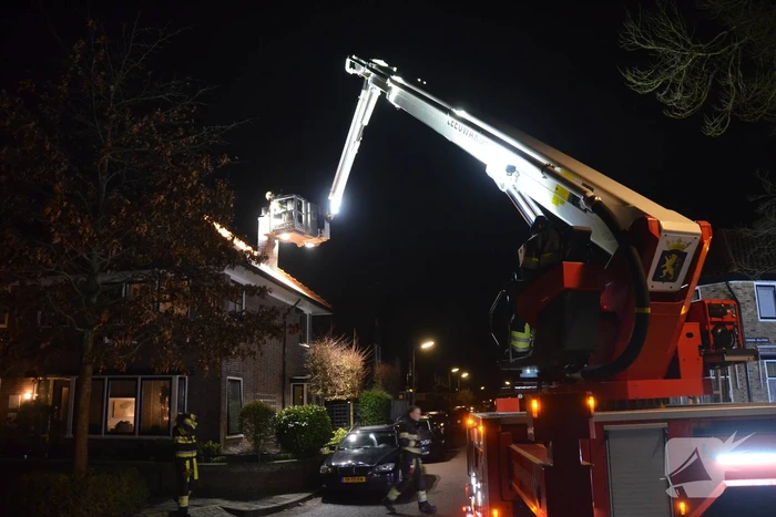 Schoorsteenbrand snel onder controle