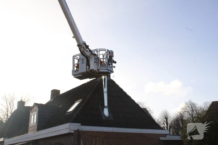 Brandweer controleert woning na melding schoorsteenbrand