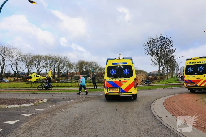 Fietser ernstig gewond bij botsing met bezorgwagen