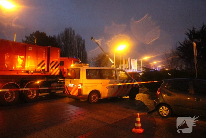Enorme vlammenzee bij uitslaande brand