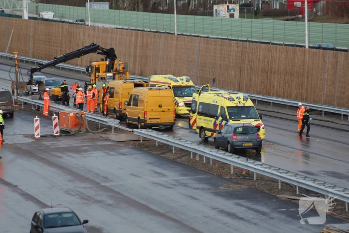 Traumahelikopter landt op provincialeweg
