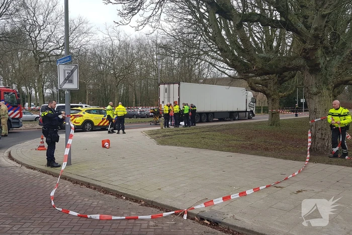 Fietser overleden bij ongeval met vrachtwagen