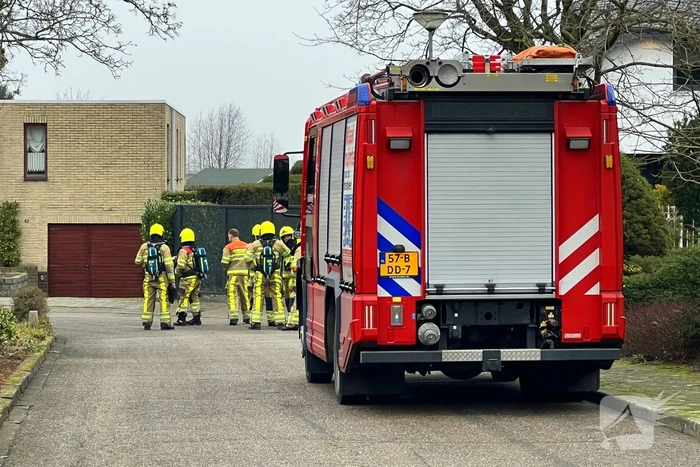Gaslekkage in voortuin van woning